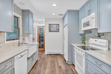 Welcome to this spacious and meticulously maintained 2,464 - photo 9