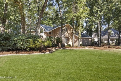 WONDERFUL, SPACIOUS FAMILY HOME IN MUCH SOUGHT AFTER BAYOU OAKS - photo 2