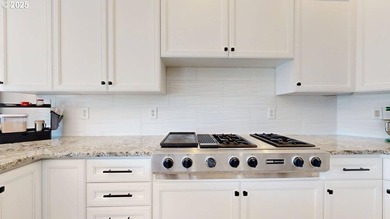 Spacious 4-bedroom, 3.5 bath residence with a rare 4-car garage - photo 13