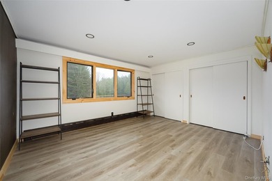 Escape to the serenity of Sullivan County with this modern and - photo 18