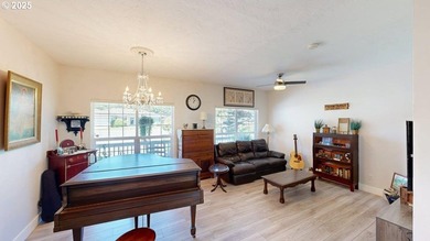 Spacious 4-bedroom, 3.5 bath residence with a rare 4-car garage - photo 18