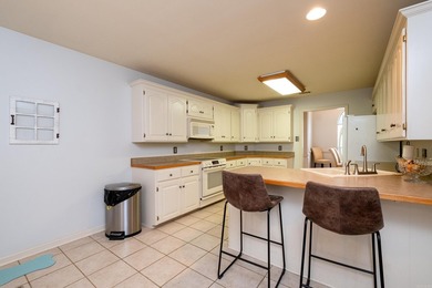 Welcome to your new retreat nestled in a serene neighborhood! - photo 22