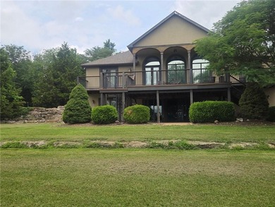 Enjoy peaceful country living in this spacious 4-bedroom, 3 - photo 2