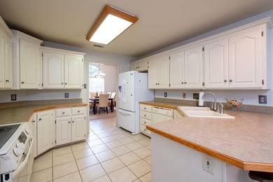 Welcome to your new retreat nestled in a serene neighborhood! - photo 24