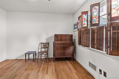 Welcome home to the East End of New Rochelle's highly desirable - photo 24