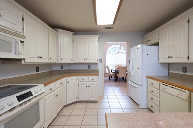 Welcome to your new retreat nestled in a serene neighborhood! - photo 25