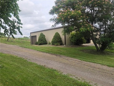 Enjoy peaceful country living in this spacious 4-bedroom, 3 - photo 5