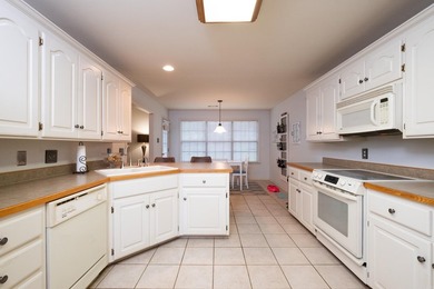 Welcome to your new retreat nestled in a serene neighborhood! - photo 28