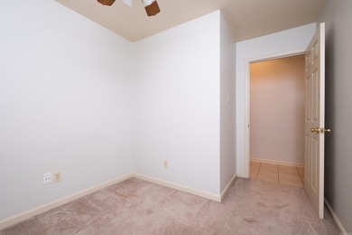 Welcome to your new retreat nestled in a serene neighborhood! - photo 31