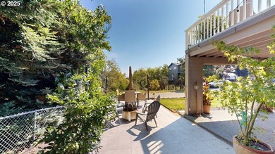 Spacious 4-bedroom, 3.5 bath residence with a rare 4-car garage - photo 37