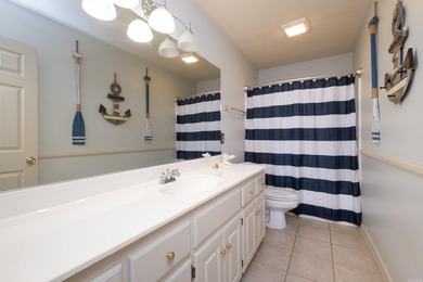 Welcome to your new retreat nestled in a serene neighborhood! - photo 42