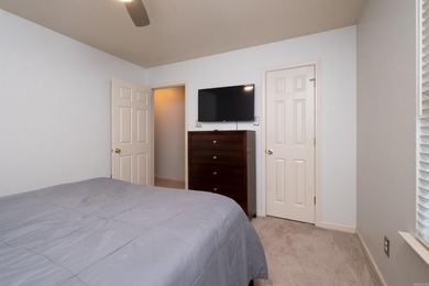 Welcome to your new retreat nestled in a serene neighborhood! - photo 45