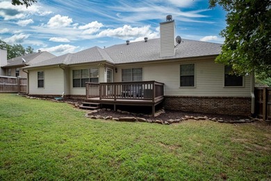 Welcome to your new retreat nestled in a serene neighborhood! - photo 47