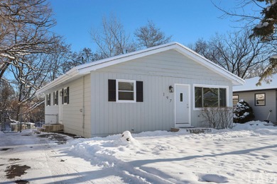 Lake Home For Sale in Antioch, Illinois