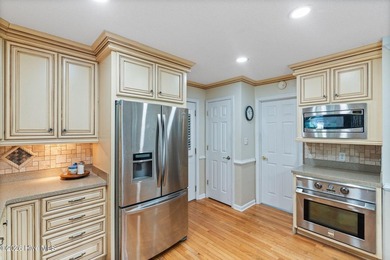 Welcome to 211 South Shore Drive an Oasis lake side retreat - photo 13