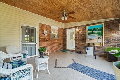 Welcome to 211 South Shore Drive an Oasis lake side retreat - photo 22