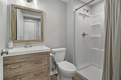 Welcome home to the Fordham 2 model in the highly sought-after - photo 22