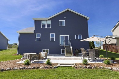 Welcome home to the Fordham 2 model in the highly sought-after - photo 24