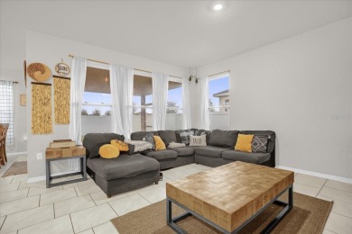 This beautifully designed 4-bedroom, 3-bathroom single-story - photo 2