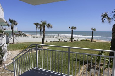 Rare ground floor unit with direct access to the beach and pool - photo 5