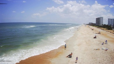 Rare ground floor unit with direct access to the beach and pool - photo 6