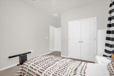 This beautifully designed 4-bedroom, 3-bathroom single-story - photo 9