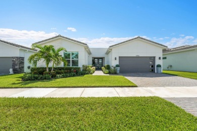 (private lake, pond, creek) Home For Sale in Port Saint Lucie Florida