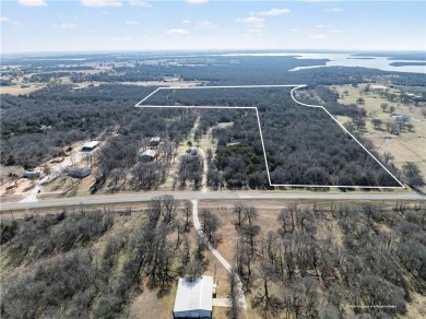 Lake Acreage Sale Pending in Hillsboro, Texas