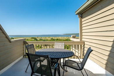 An exceptional value, this top-floor one-bedroom villa presents - photo 2