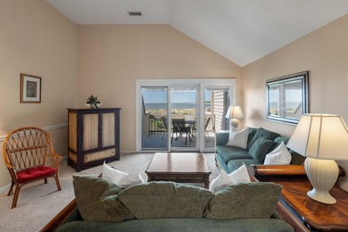 An exceptional value, this top-floor one-bedroom villa presents - photo 4