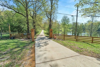 Private Oasis on 12 Beautiful Acres!. Experience serene living - photo 2