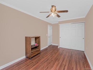 Beautiful MOVE IN READY 3 Bedroom 2 Bath townhouse/condo - photo 18
