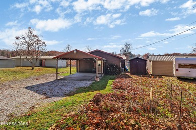 Linger Lake Home For Sale in Crossville Tennessee