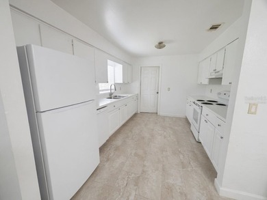Virtually Staged. Large floor plan, up-down duplex, three - photo 4