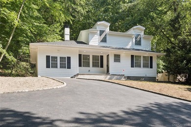 Welcome to 128 Crooked Hill, a completely renovated residence - photo 4