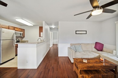 An immaculate top floor condo, fully remodeled with many - photo 4