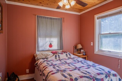 Escape to this charming Lake Front cabin, nestled on 1.7 acres - photo 8