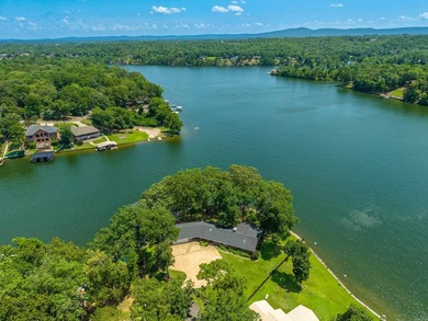 300+ ft of Waterfront on Lake Hamilton! Rare point lot, gated - photo 2