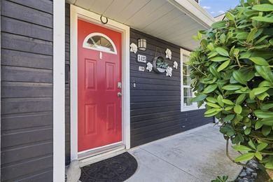 Nestled in the heart of highly sought-after Ocean Park, this - photo 4