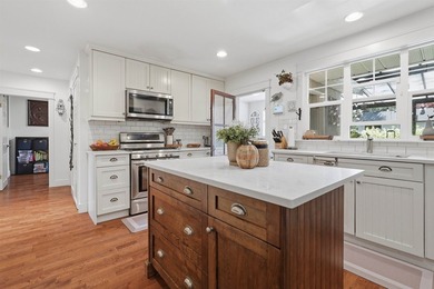 Nestled in the heart of highly sought-after Ocean Park, this - photo 8