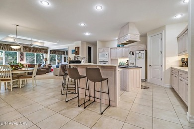 Experience luxury golf course living in this entertainer's dream - photo 11