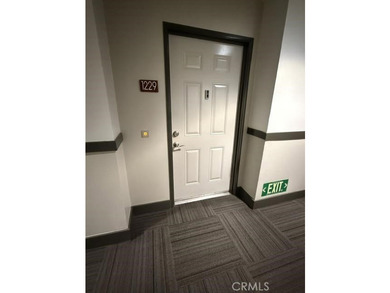 Lovely and immaculate resort-like living in a prime area of - photo 4