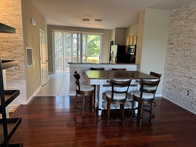 GATED TOWNHOME close to BAYSHORE BLVD, 3 Bed/2Full Baths /2Half - photo 3