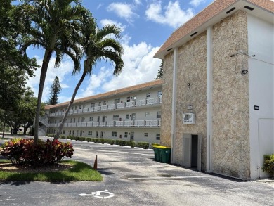 Lake Condo For Sale in Lauderdale Lakes, Florida