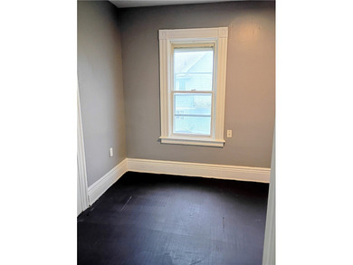 Attention investors and renovation enthusiasts! 331 Garson - photo 15
