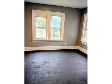 Attention investors and renovation enthusiasts! 331 Garson - photo 16