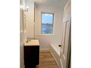 Attention investors and renovation enthusiasts! 331 Garson - photo 18