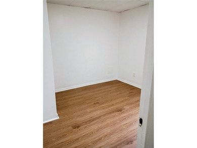 Attention investors and renovation enthusiasts! 331 Garson - photo 21