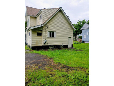Attention investors and renovation enthusiasts! 331 Garson - photo 23