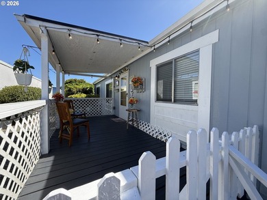 Coastal Cottage Charm Awaits! Bursting with personality, color - photo 38